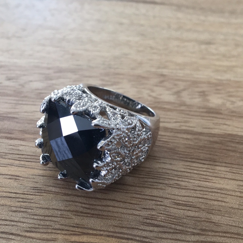 Ring - Picture 6 of 8